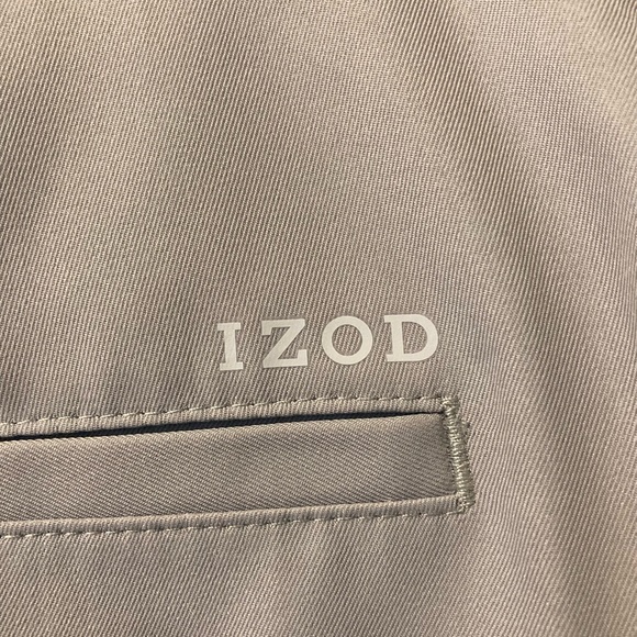 IZOD GOLF SHORTS, NWT Size 38 waist - Picture 3 of 4